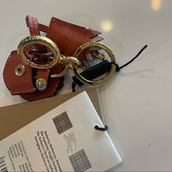 BURBERRY Pallas Head Charm With Lock & Key NWT - Picture 8 of 12